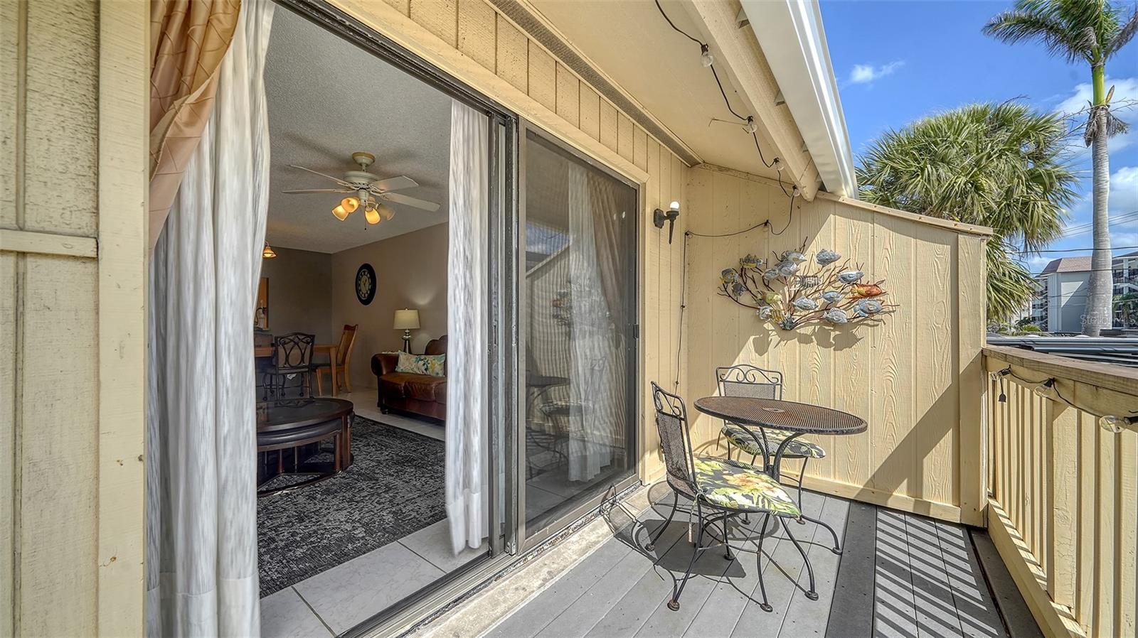 Image 29 of 58 For 9034 Midnight Pass Road 6