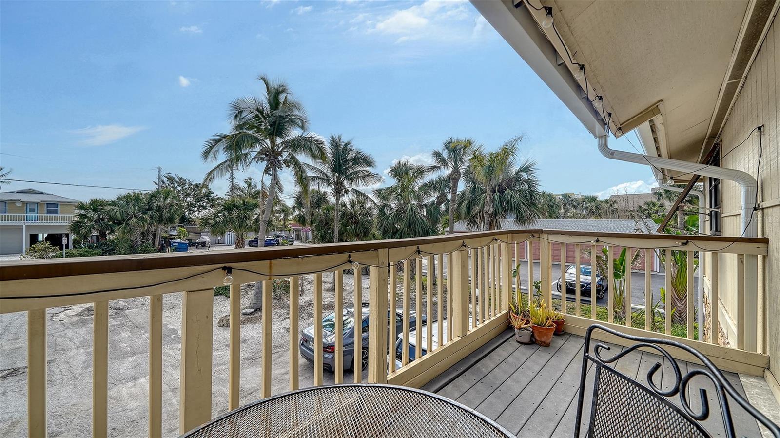 Image 31 of 58 For 9034 Midnight Pass Road 6