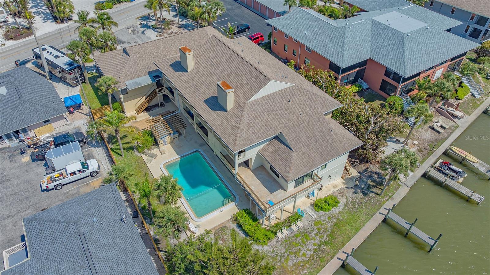 Image 33 of 58 For 9034 Midnight Pass Road 6