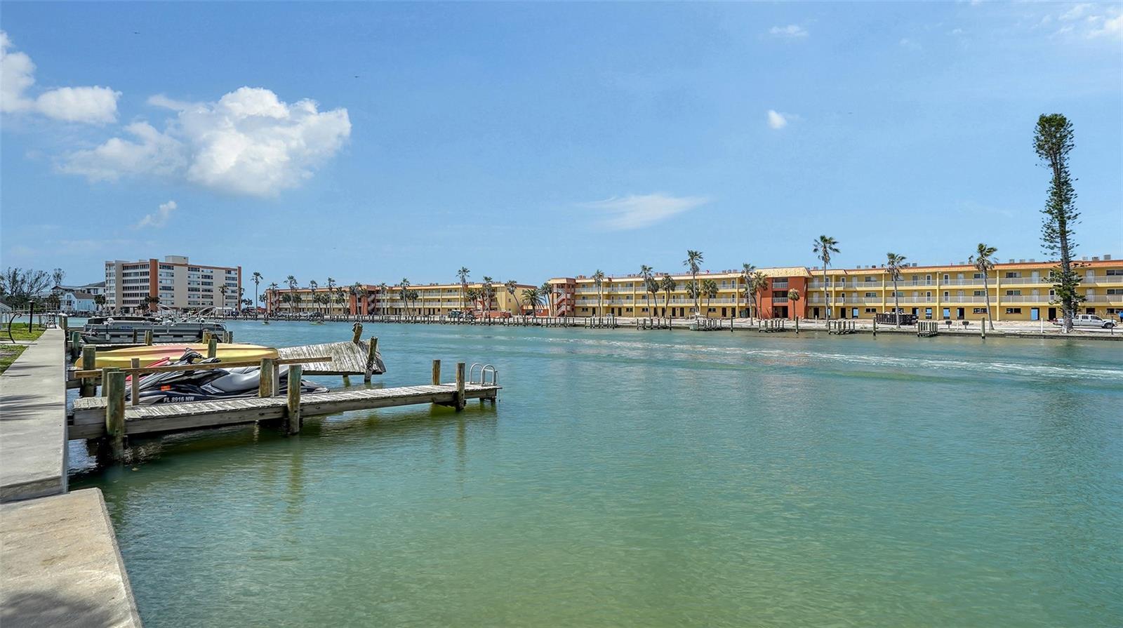 Image 34 of 58 For 9034 Midnight Pass Road 6