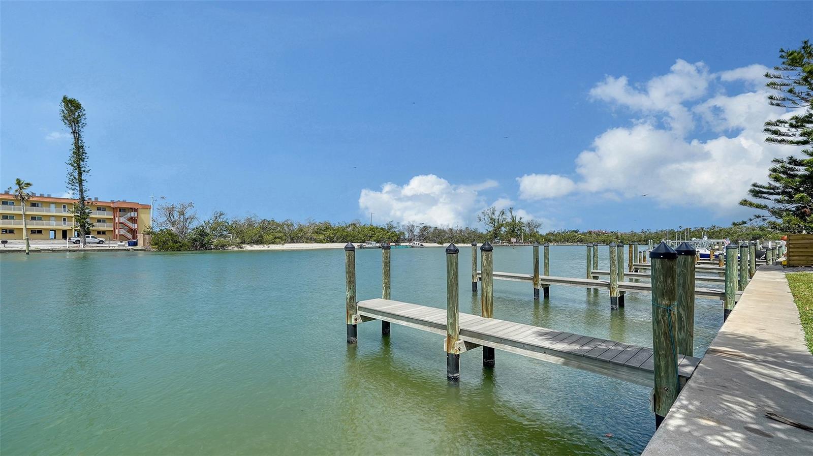 Image 35 of 58 For 9034 Midnight Pass Road 6