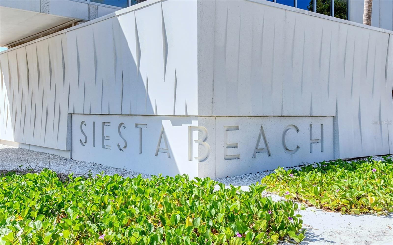 Image 40 of 58 For 9034 Midnight Pass Road 6