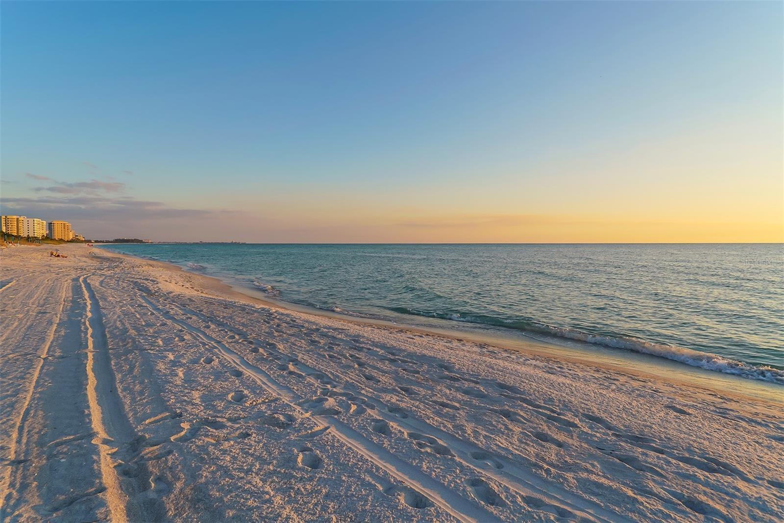 Image 45 of 58 For 9034 Midnight Pass Road 6