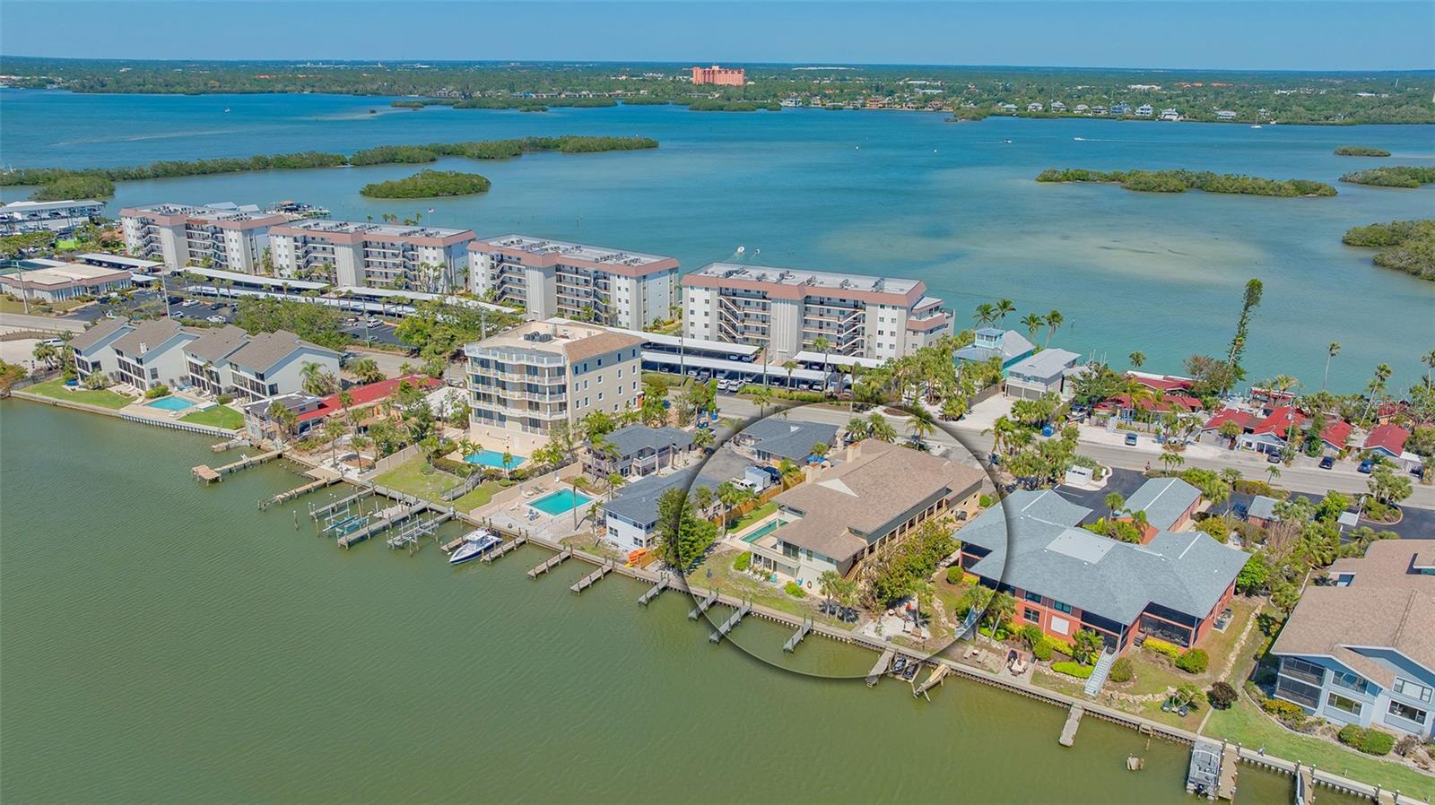 Image 7 of 58 For 9034 Midnight Pass Road 6