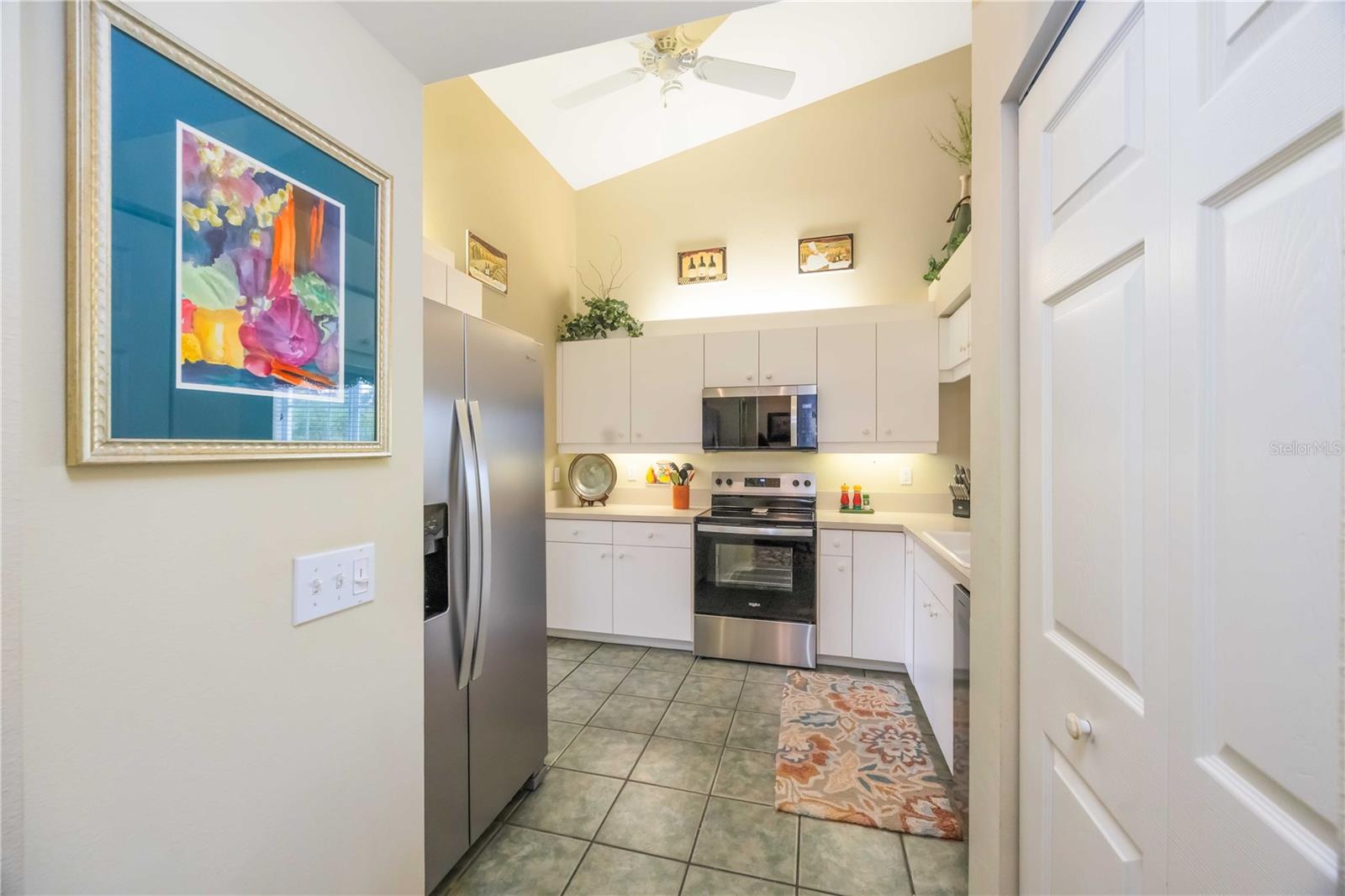 Image 10 of 33 For 306 Lynbrook Circle 201