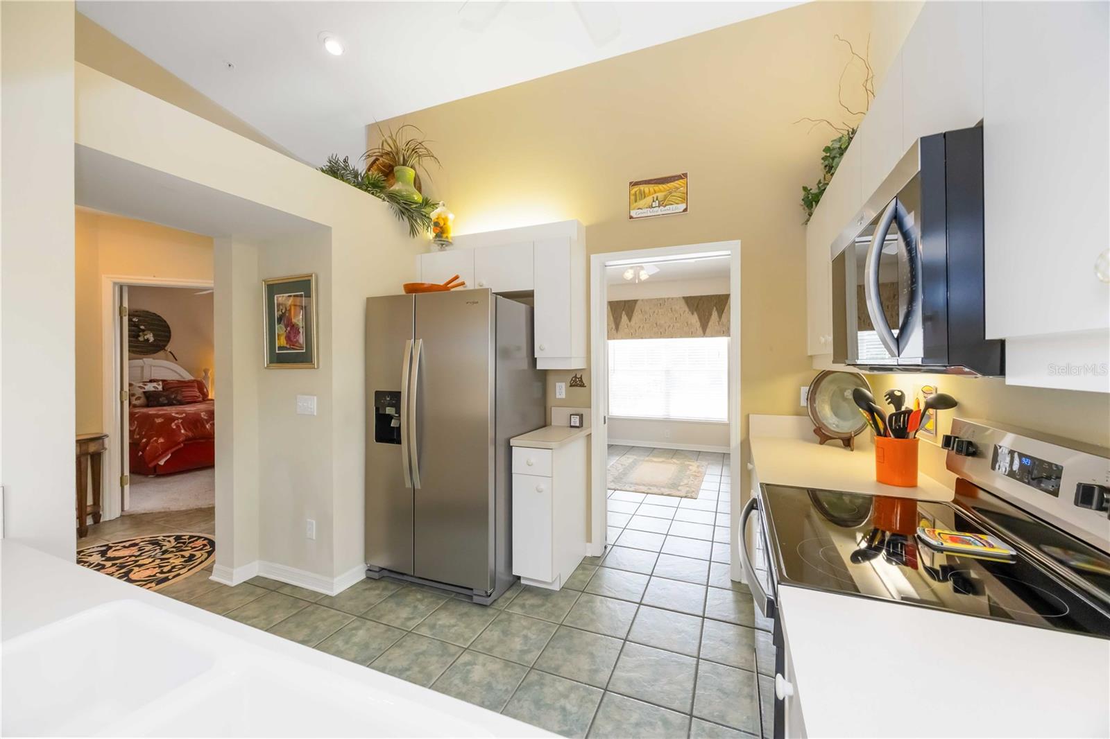 Image 13 of 33 For 306 Lynbrook Circle 201