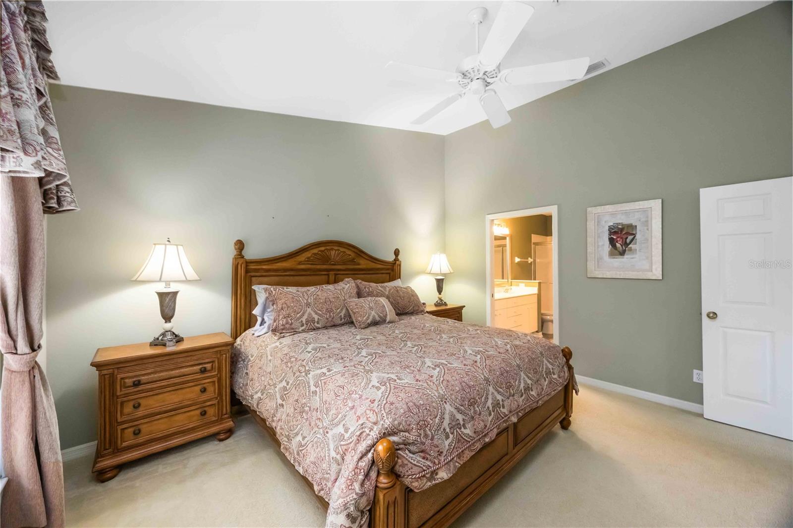 Image 16 of 33 For 306 Lynbrook Circle 201