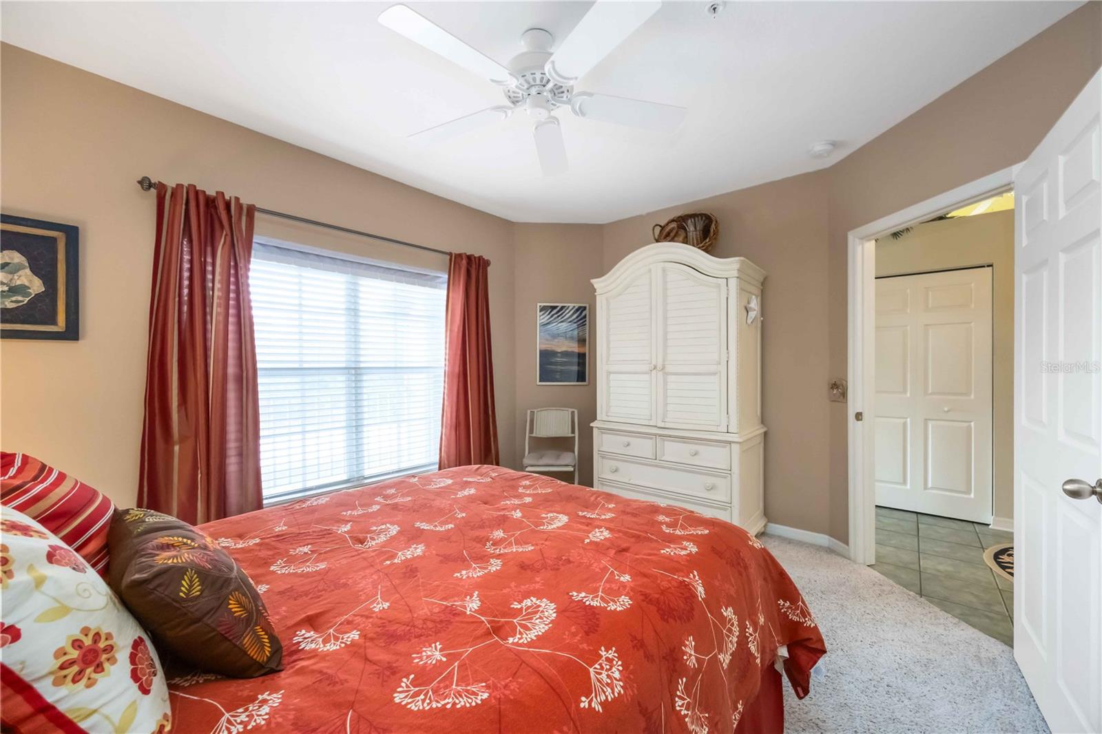 Image 20 of 33 For 306 Lynbrook Circle 201