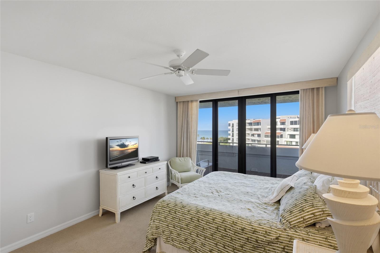 Image 27 of 45 For 1425 Gulf Of Mexico Drive 408