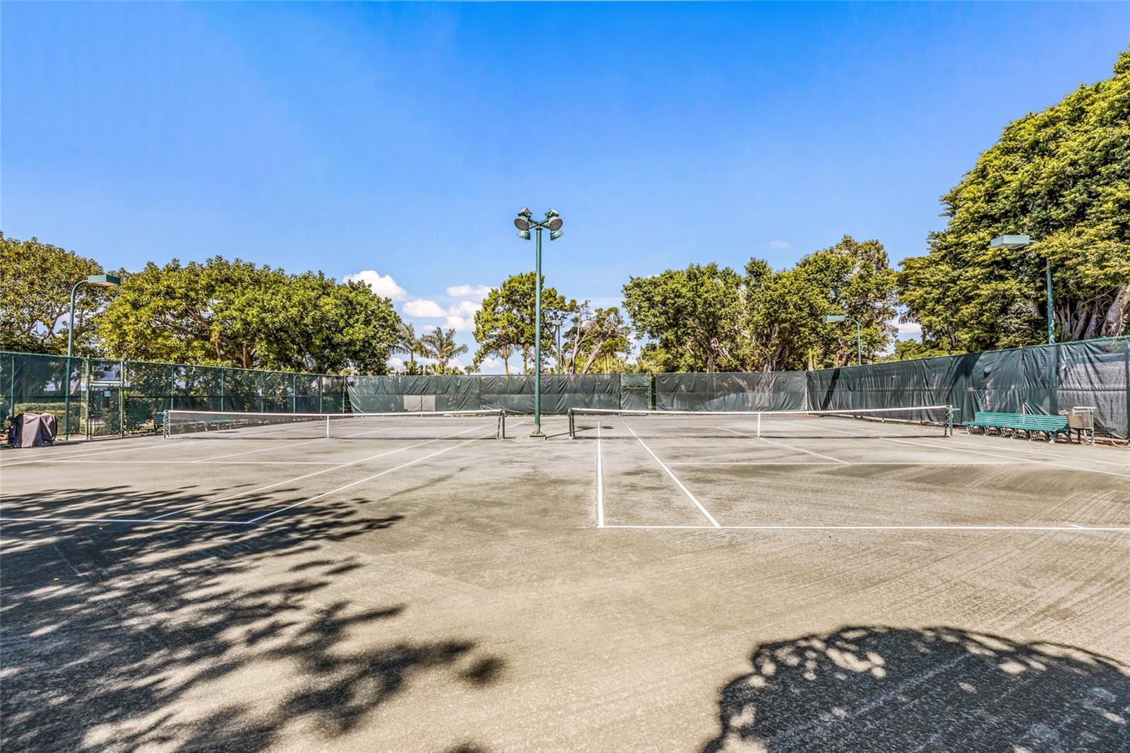 Image 37 of 45 For 1425 Gulf Of Mexico Drive 408