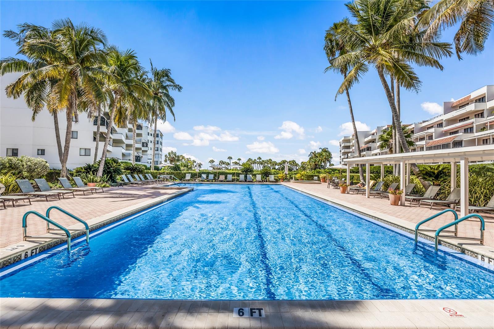 Image 41 of 45 For 1425 Gulf Of Mexico Drive 408