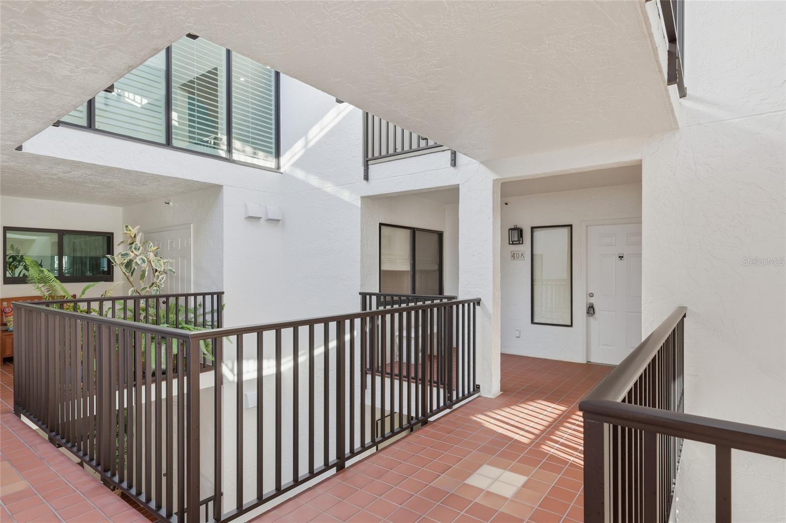 Image 6 of 45 For 1425 Gulf Of Mexico Drive 408