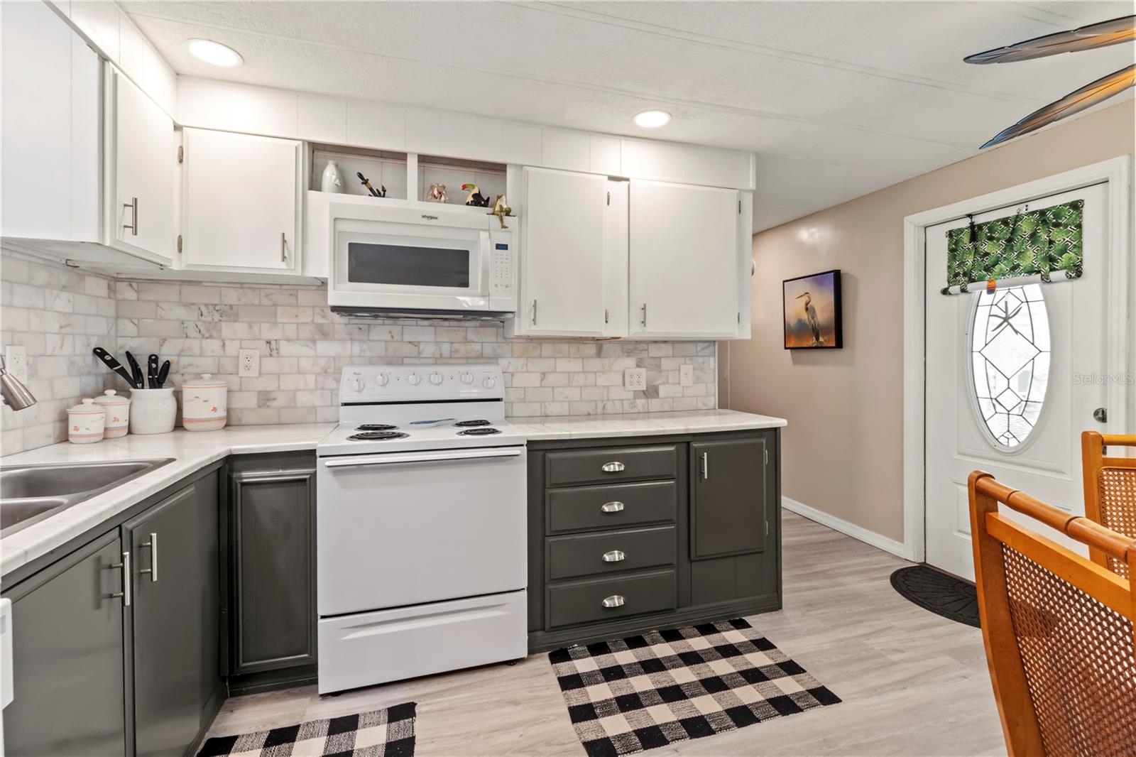 Image 10 of 44 For 214 Leisure Way