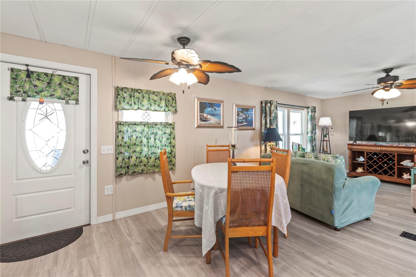 Image 11 of 44 For 214 Leisure Way