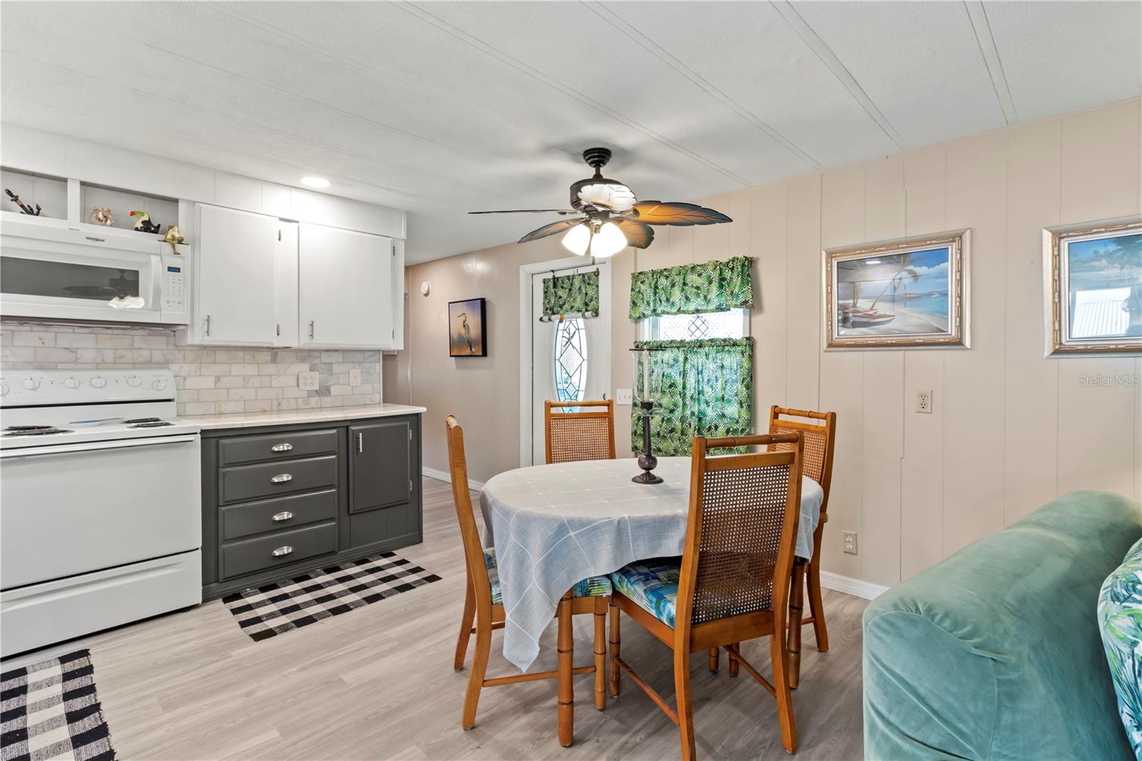 Image 12 of 44 For 214 Leisure Way