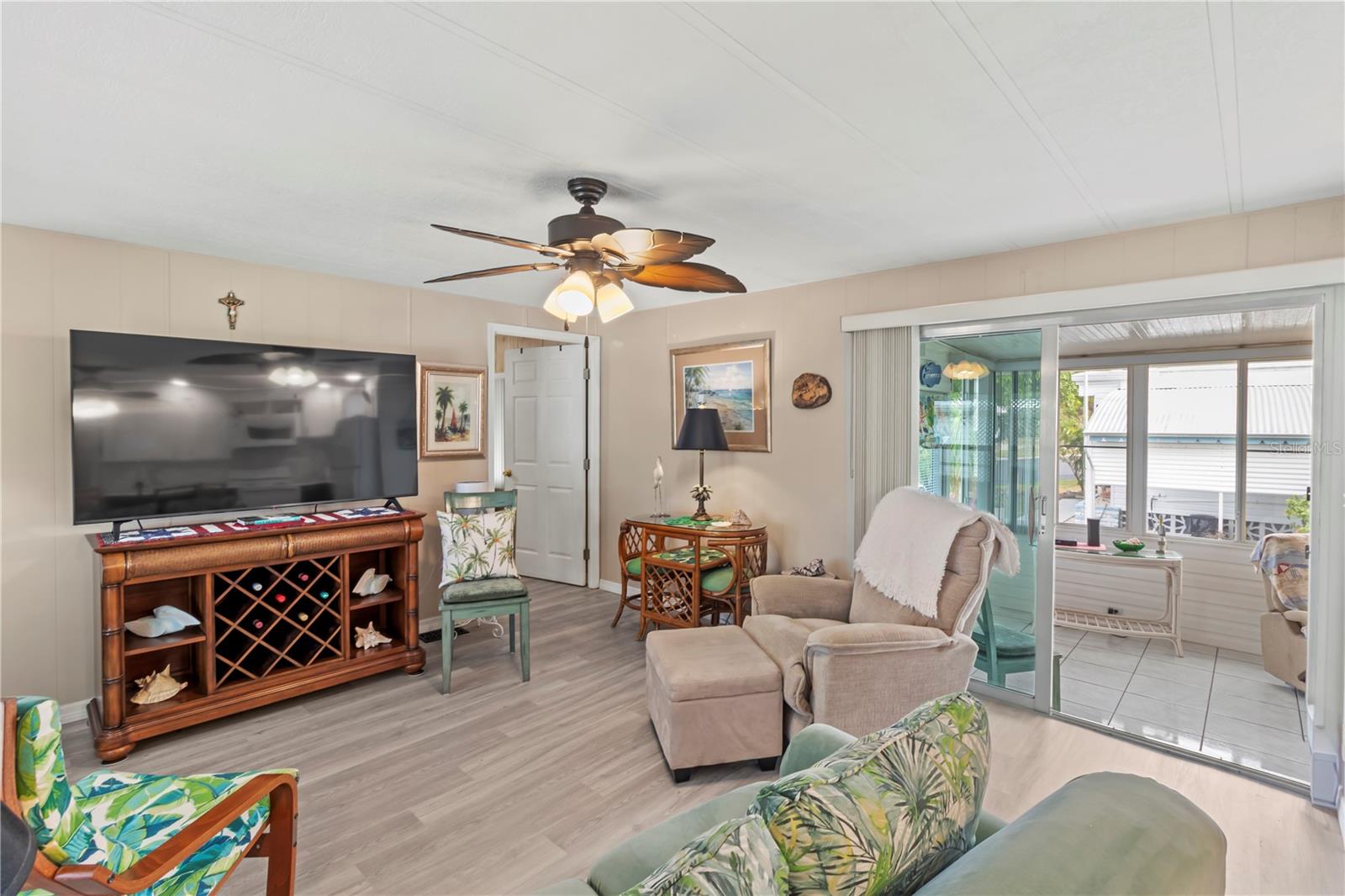 Image 14 of 44 For 214 Leisure Way