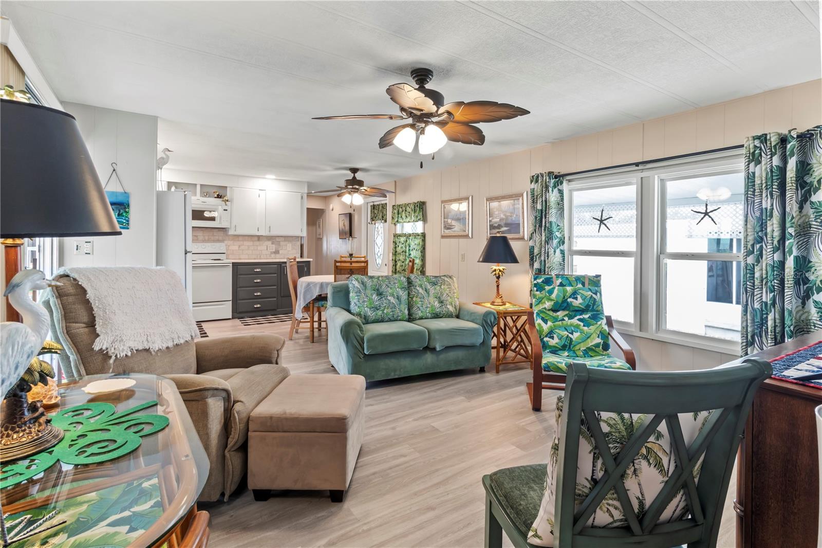 Image 16 of 44 For 214 Leisure Way