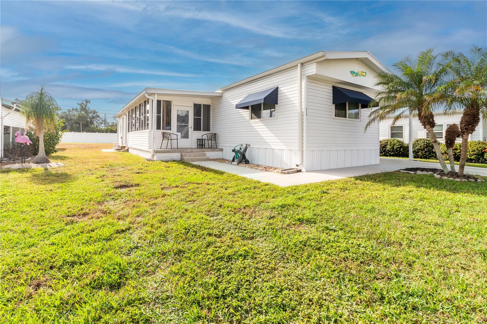 Image 2 of 44 For 214 Leisure Way