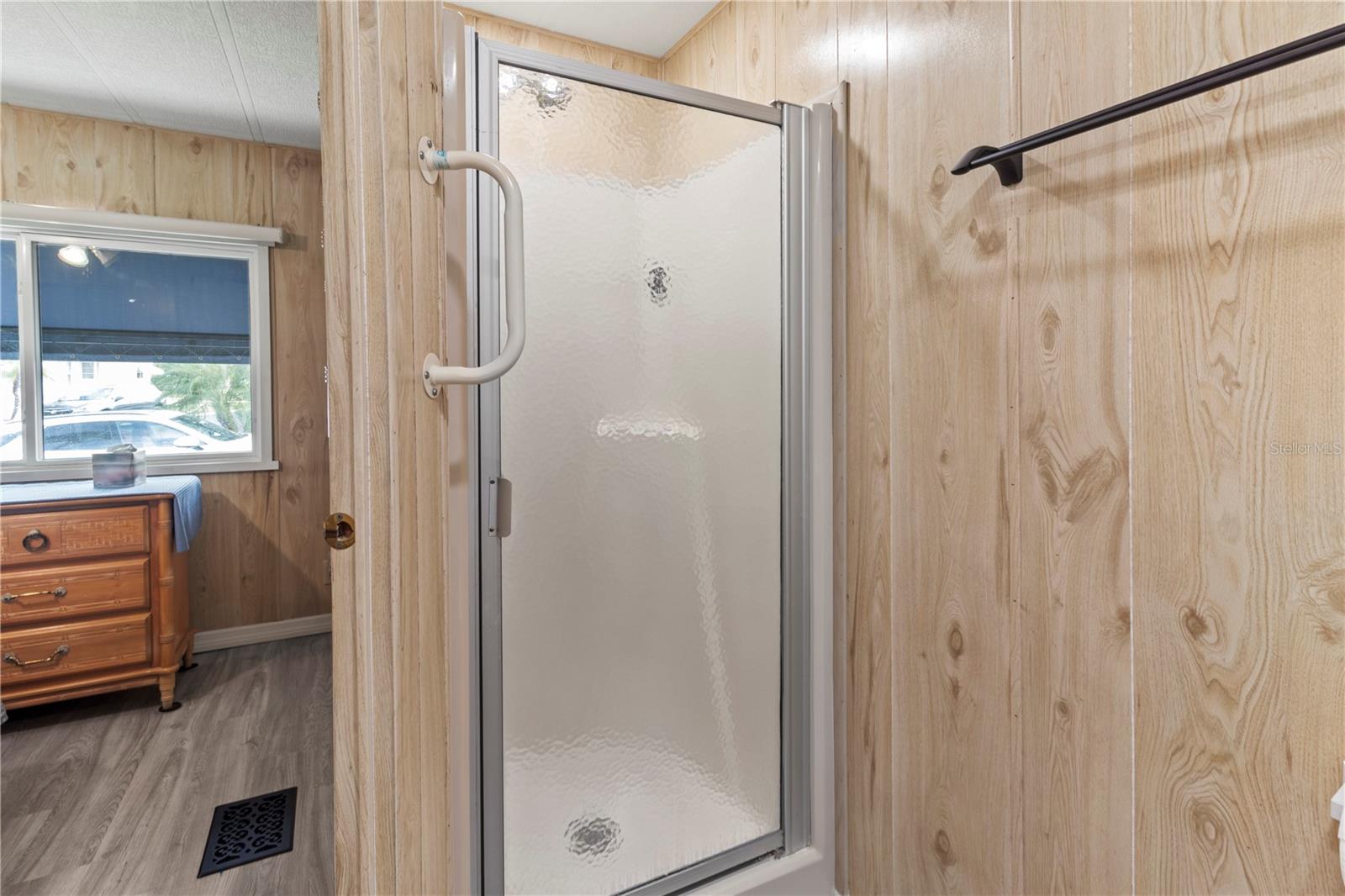 Image 25 of 44 For 214 Leisure Way