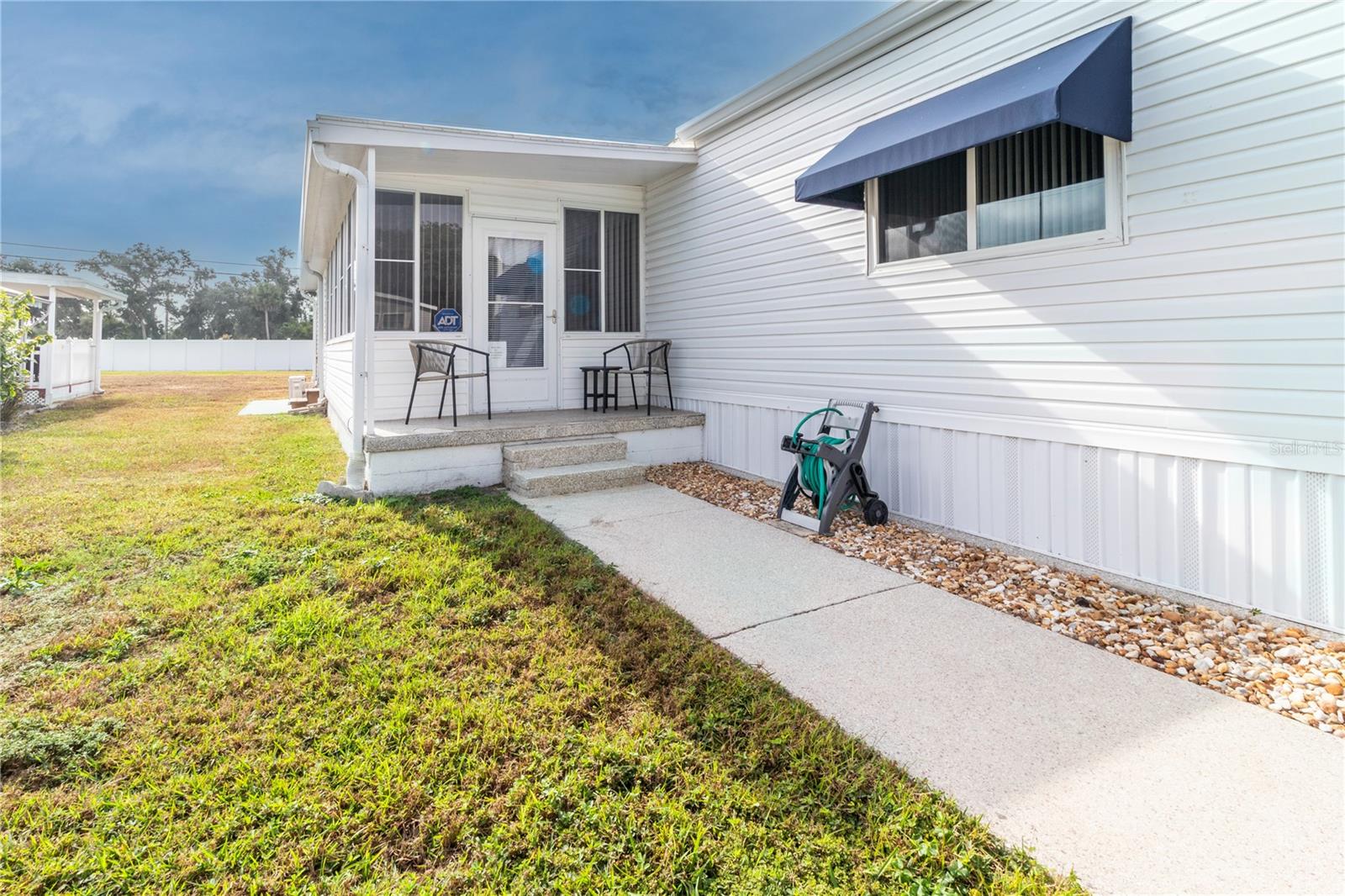 Image 3 of 44 For 214 Leisure Way