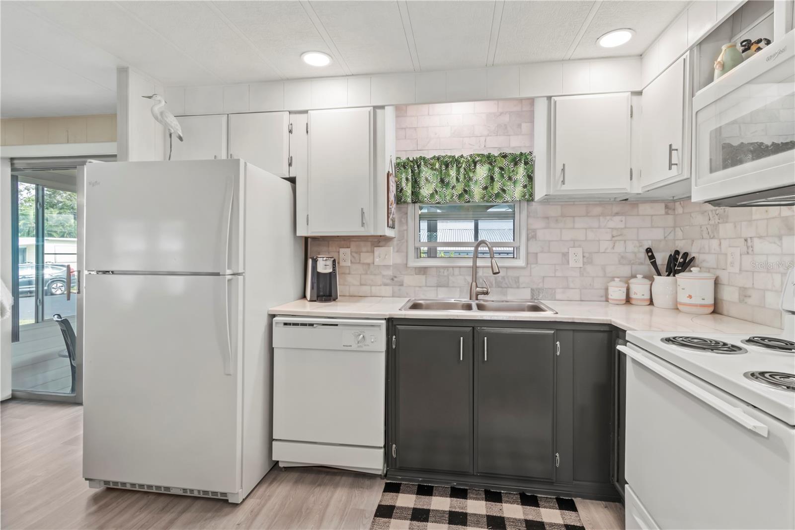 Image 9 of 44 For 214 Leisure Way