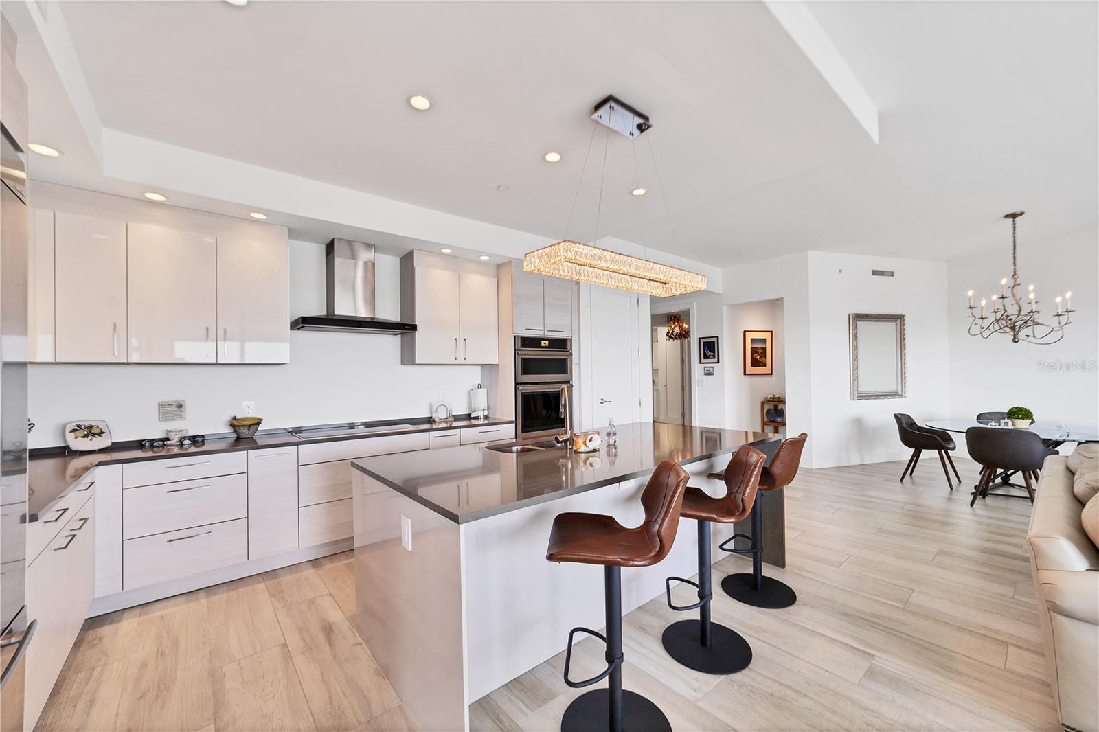 Image 14 of 41 For 1155 Gulfstream Avenue 802