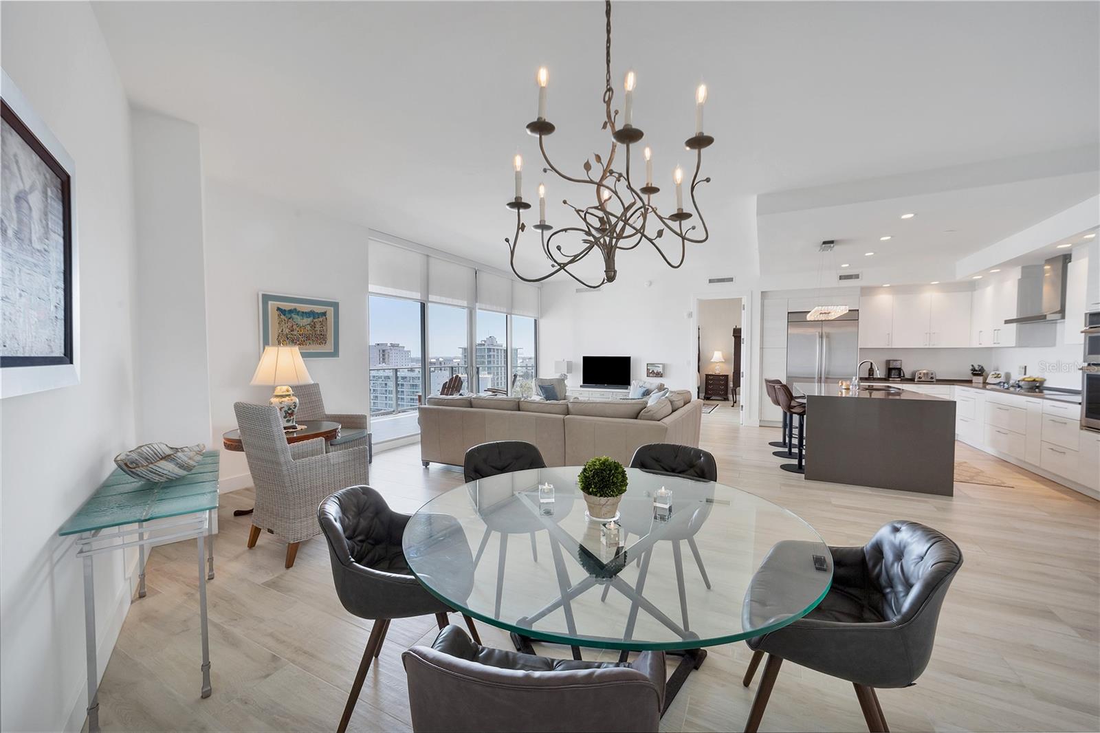 Image 17 of 41 For 1155 Gulfstream Avenue 802