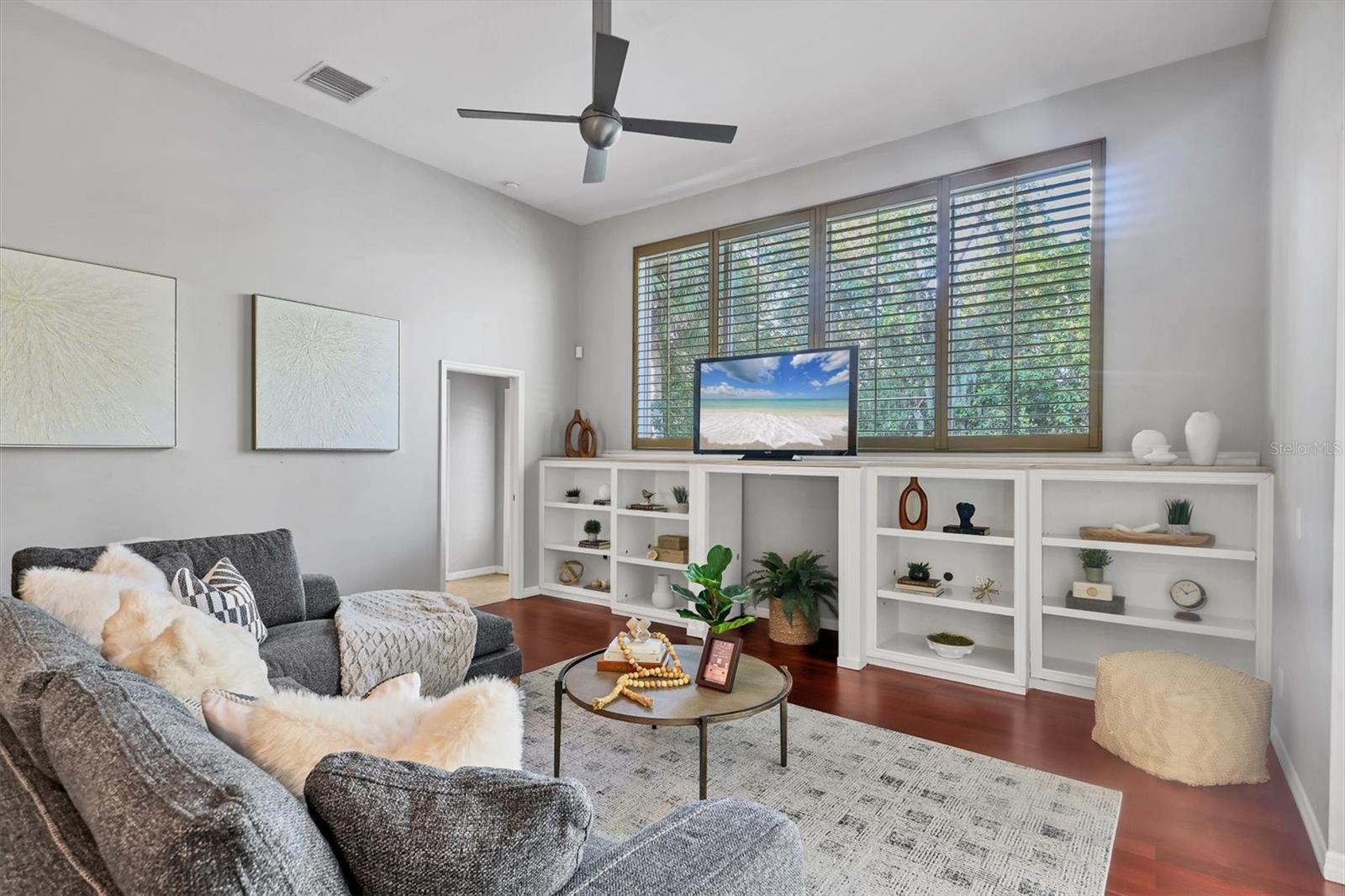 Image 15 of 47 For 104 Park Trace Boulevard