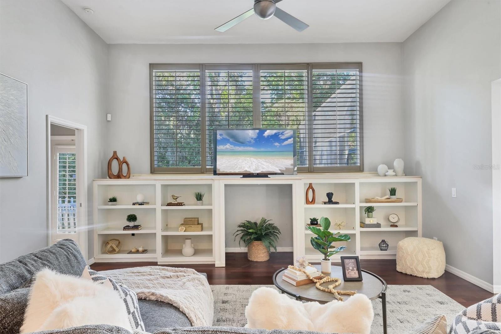 Image 16 of 47 For 104 Park Trace Boulevard