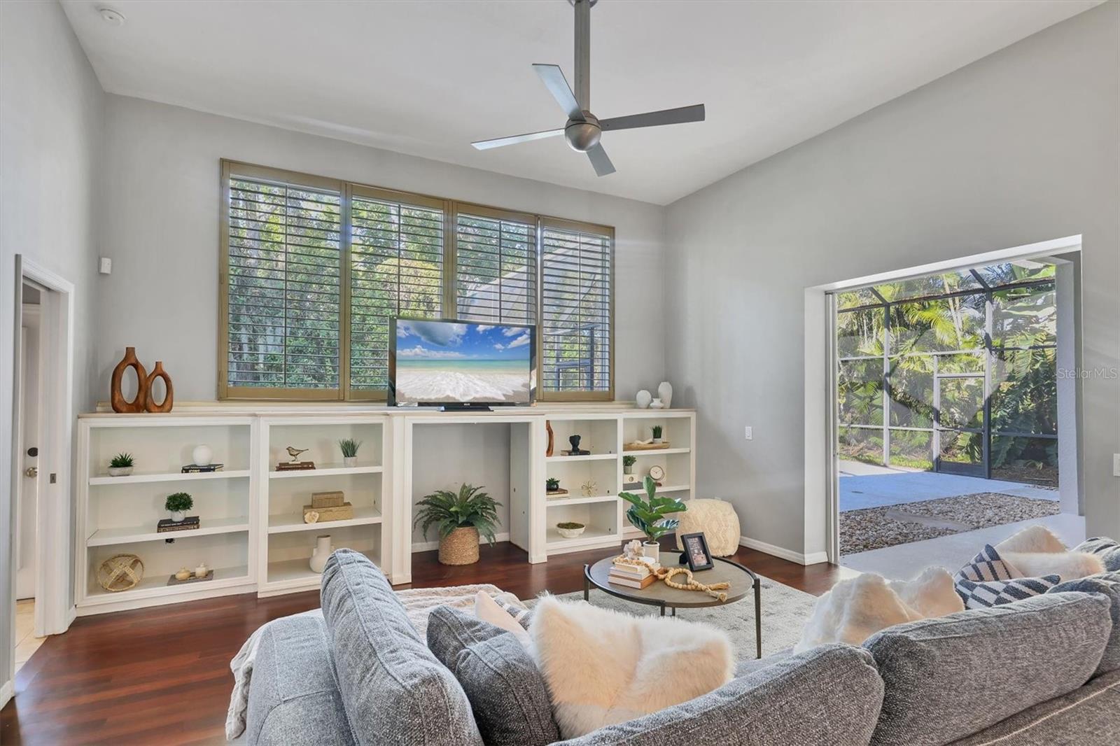 Image 17 of 47 For 104 Park Trace Boulevard