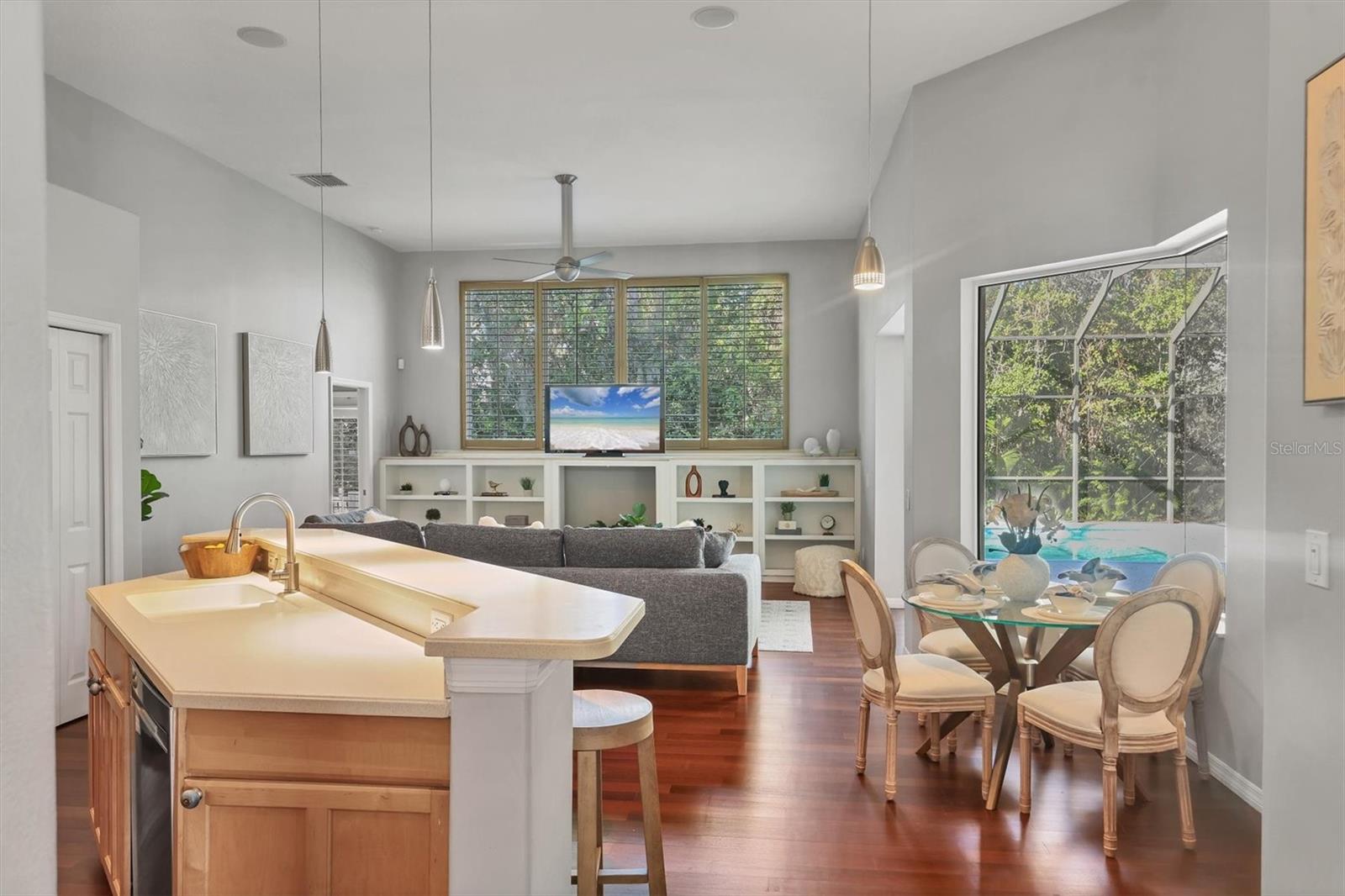 Image 20 of 47 For 104 Park Trace Boulevard