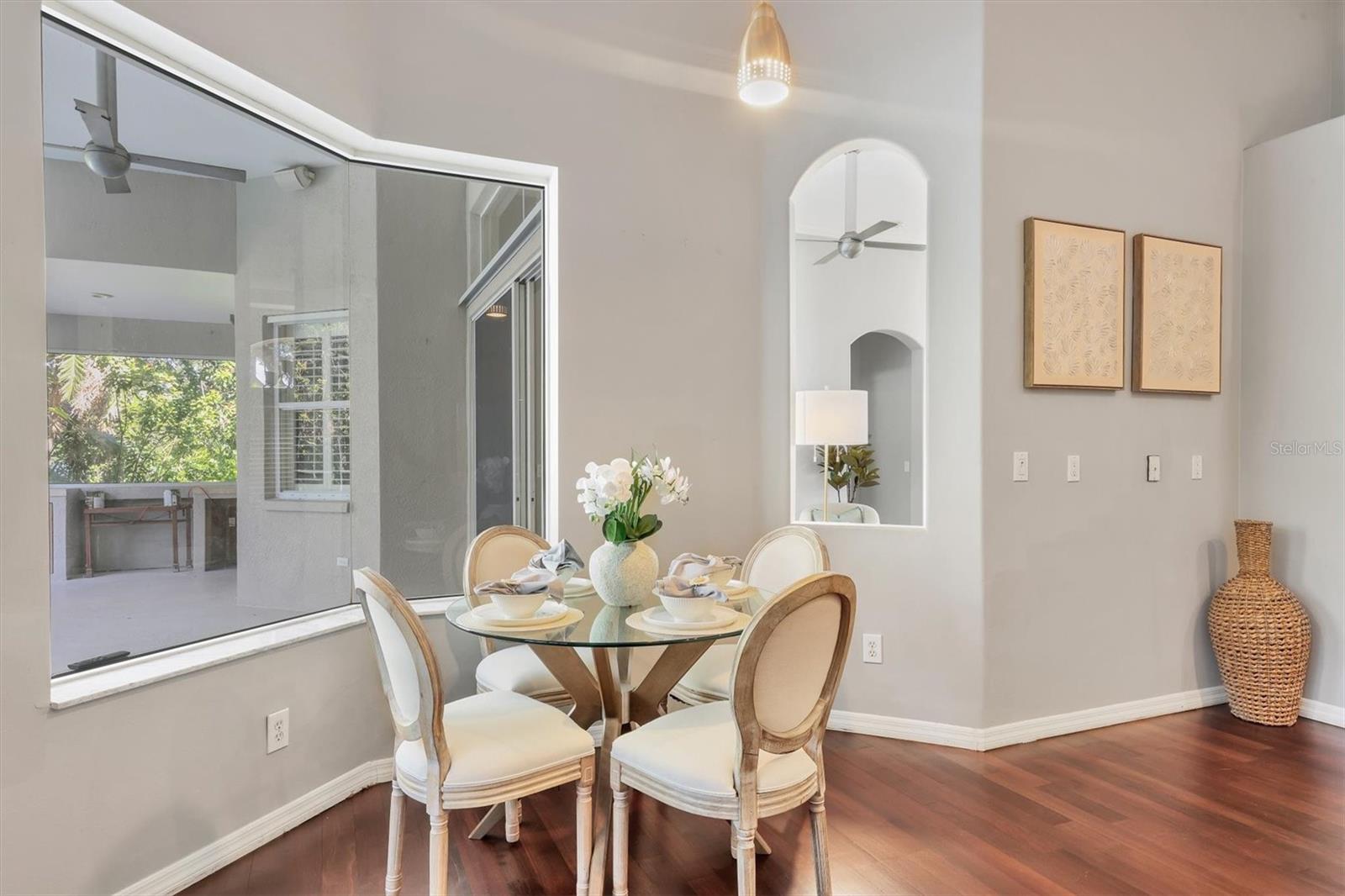 Image 25 of 47 For 104 Park Trace Boulevard