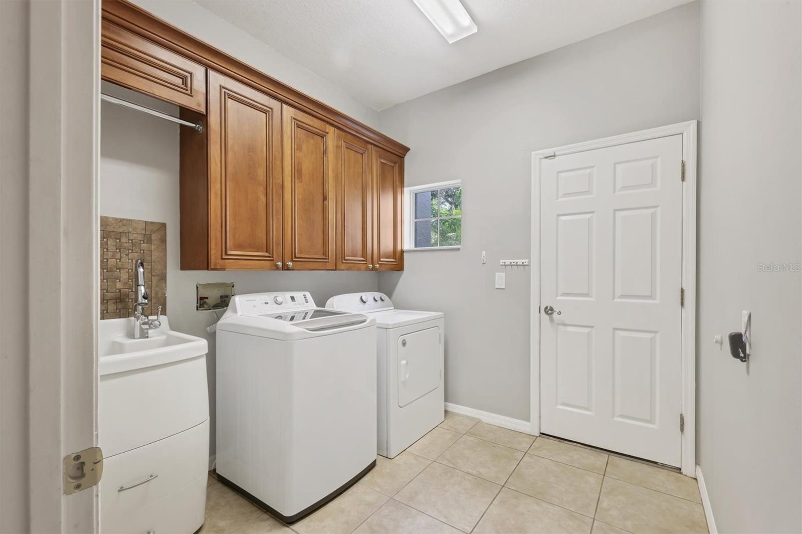 Image 38 of 47 For 104 Park Trace Boulevard