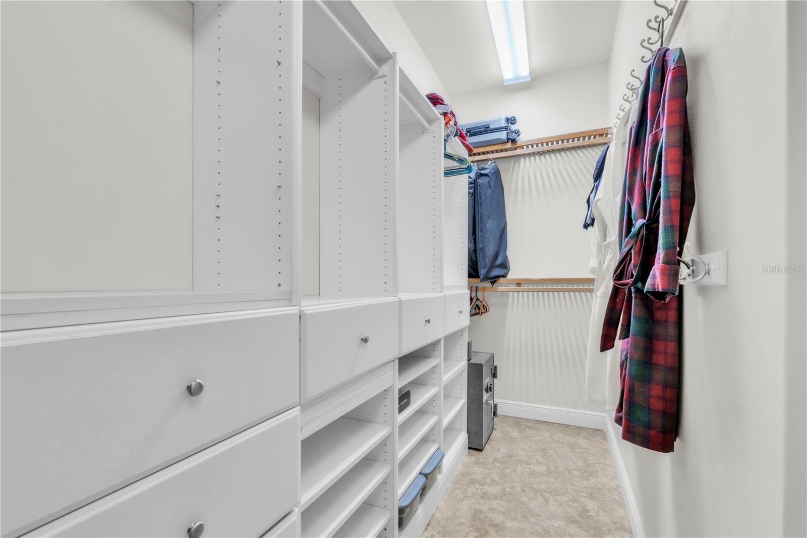 Listing photo id 24 for 805 3rd Street E