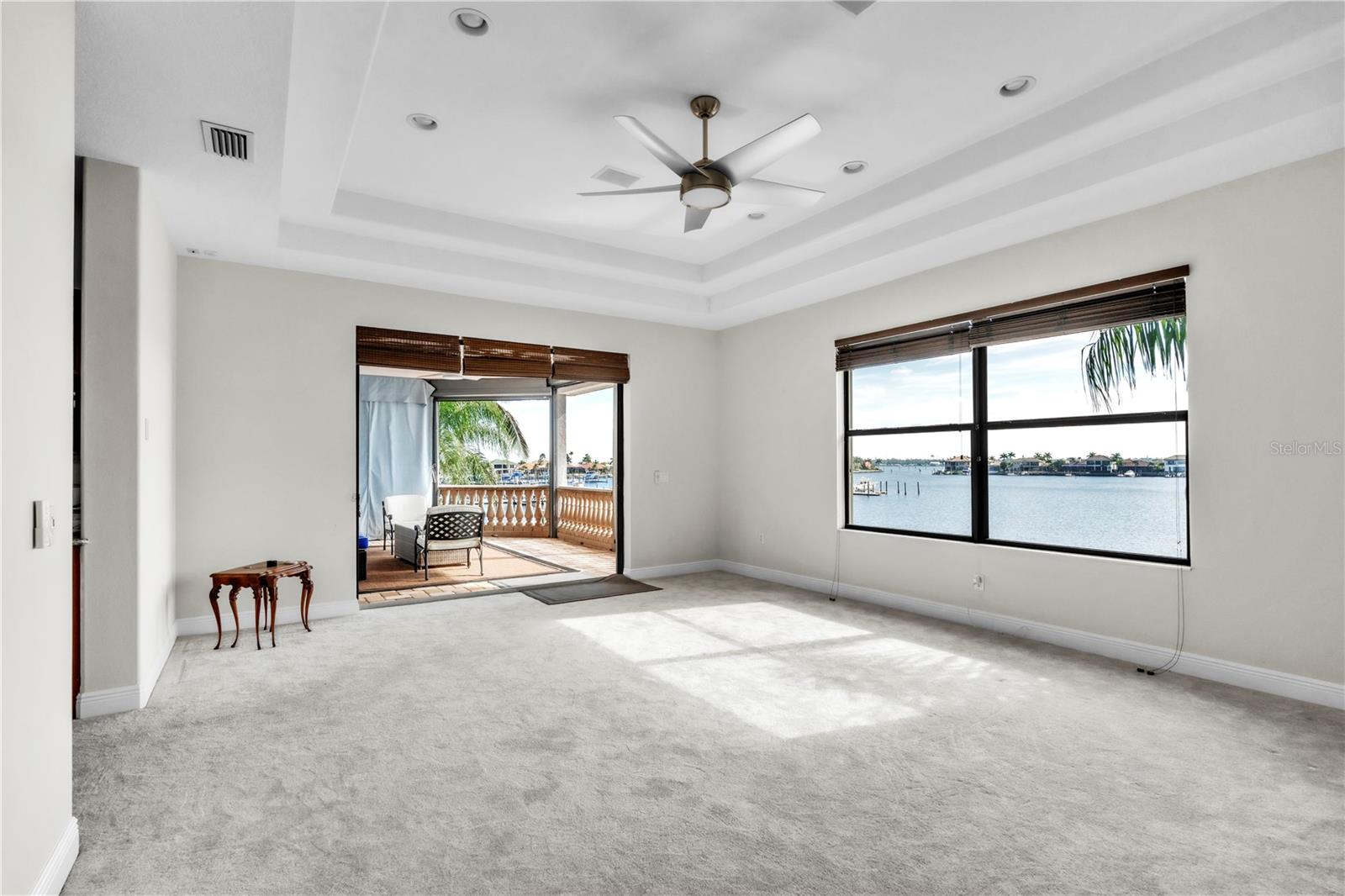 Listing photo id 33 for 805 3rd Street E