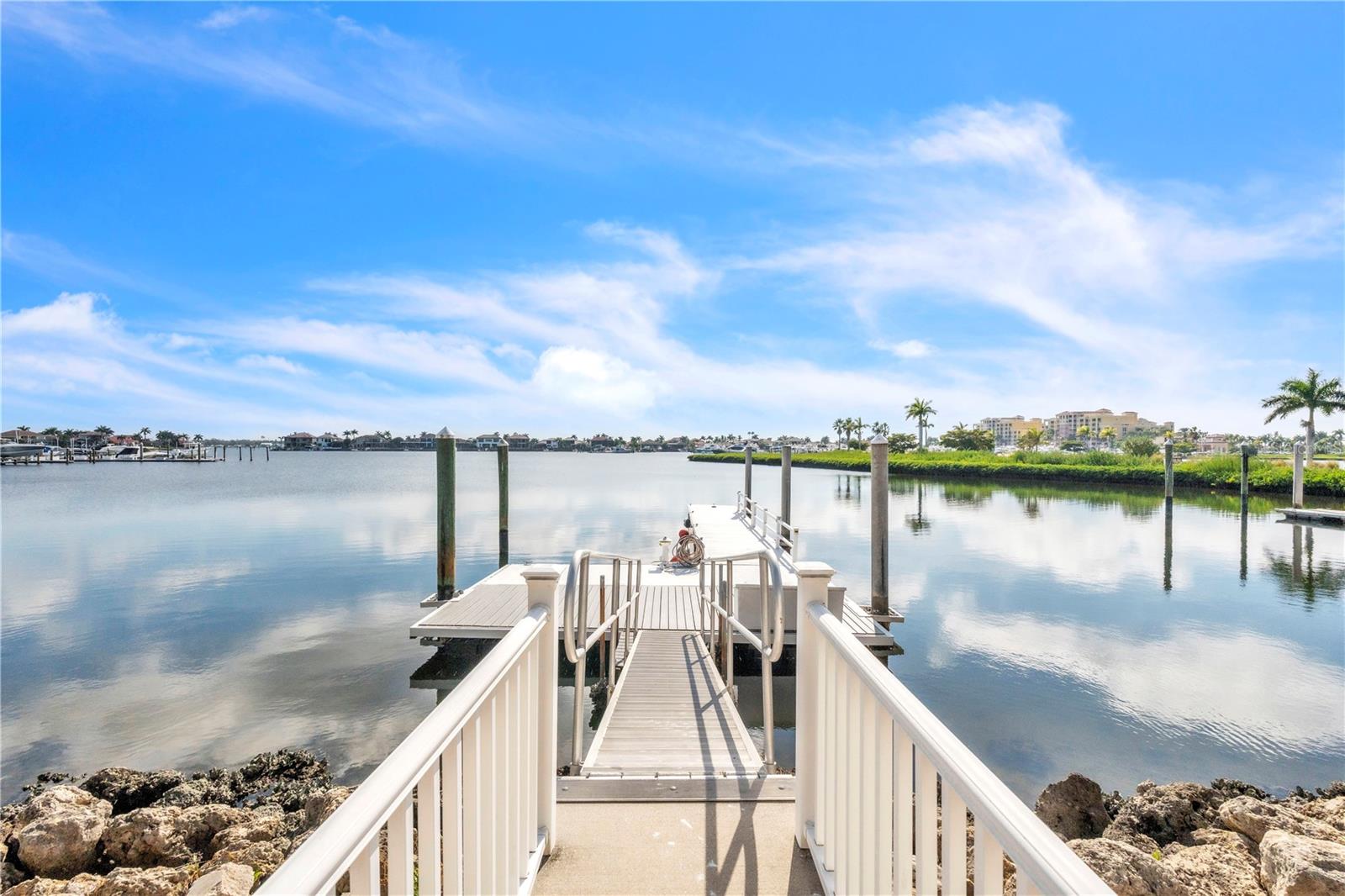 Listing photo id 37 for 805 3rd Street E