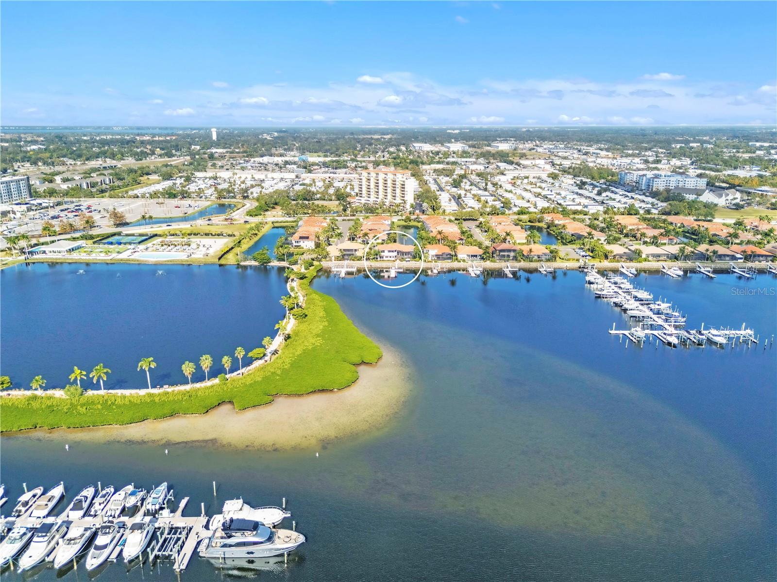 Listing photo id 42 for 805 3rd Street E