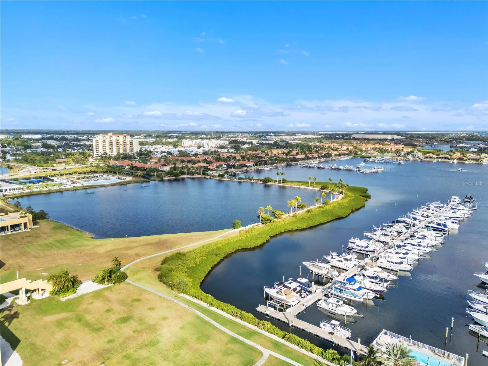 Listing photo id 44 for 805 3rd Street E