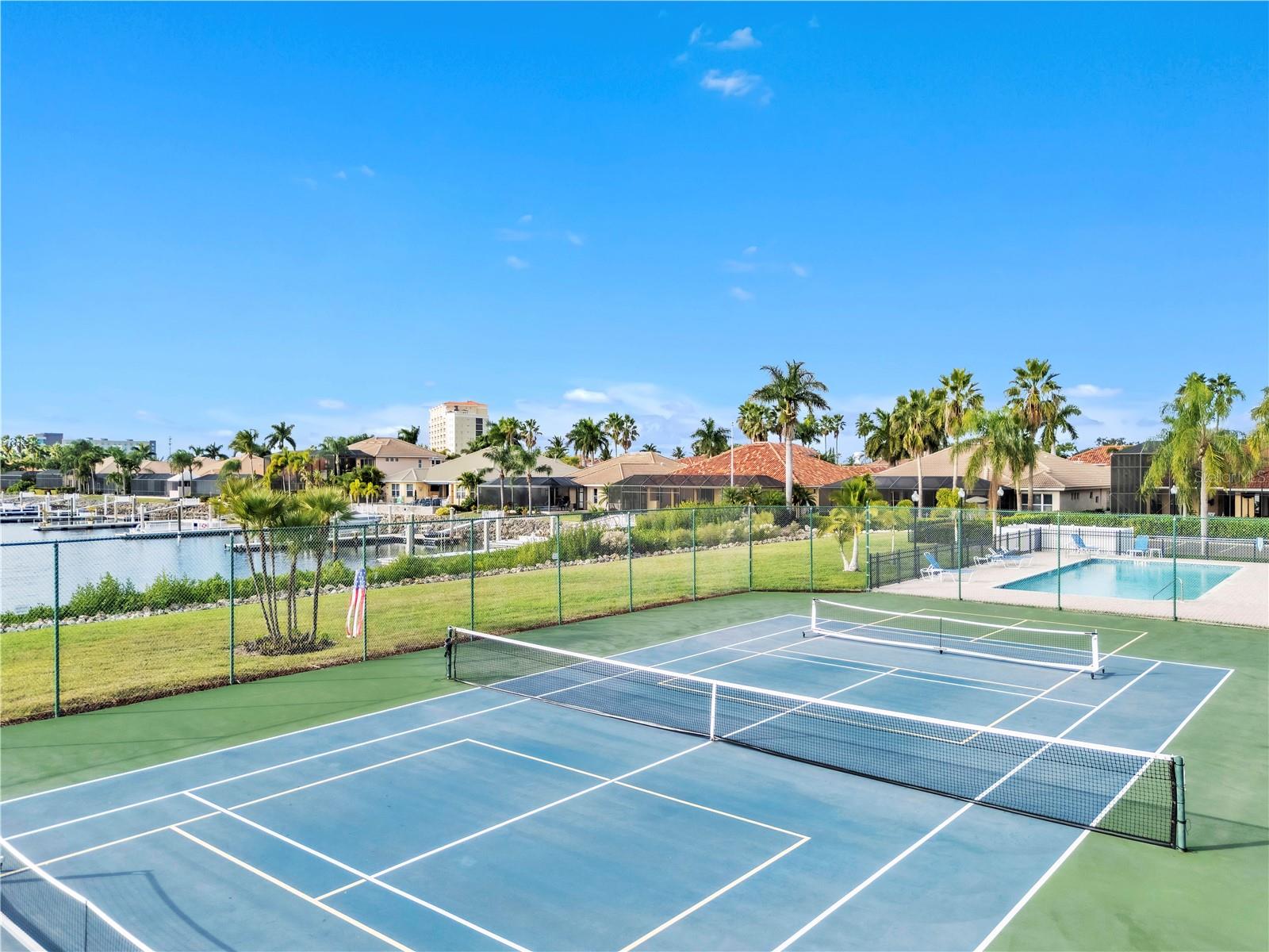 Listing photo id 46 for 805 3rd Street E