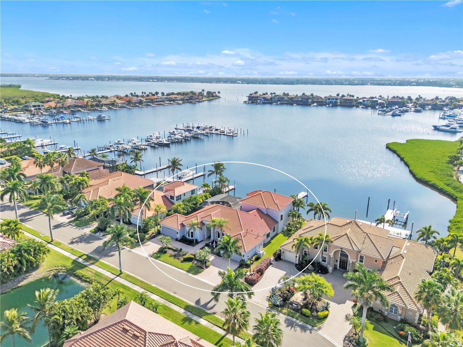 Listing photo id 47 for 805 3rd Street E