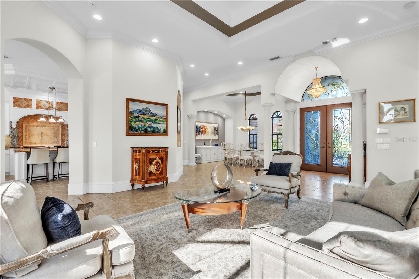 Listing photo id 4 for 805 3rd Street E