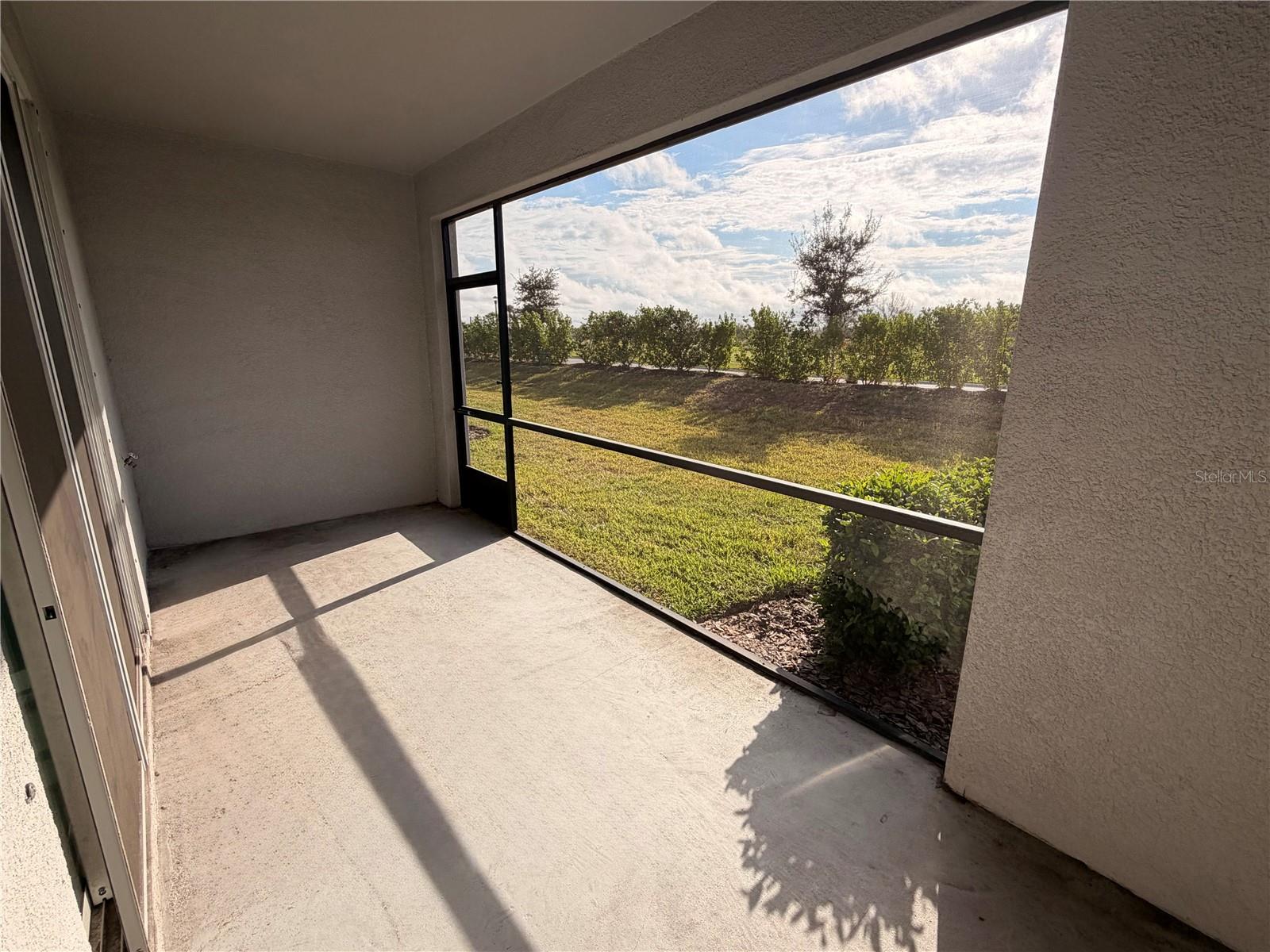 Image 8 of 42 For 17534 Crescent Moon Loop