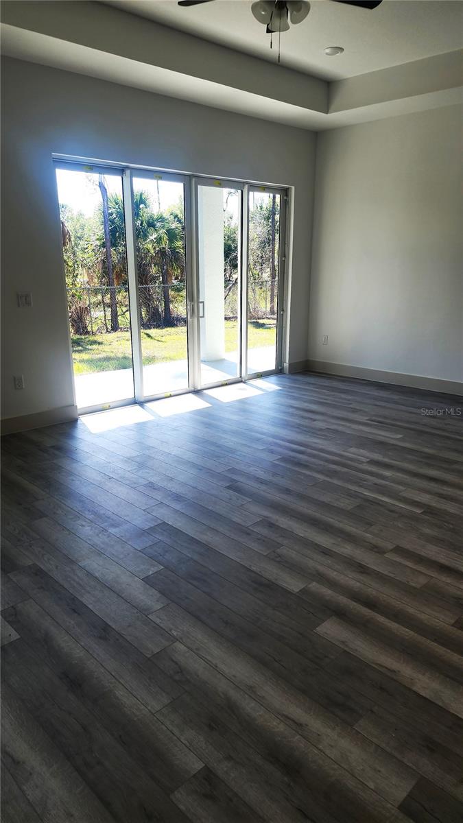 Image 10 of 26 For 23469 Roscoe Avenue