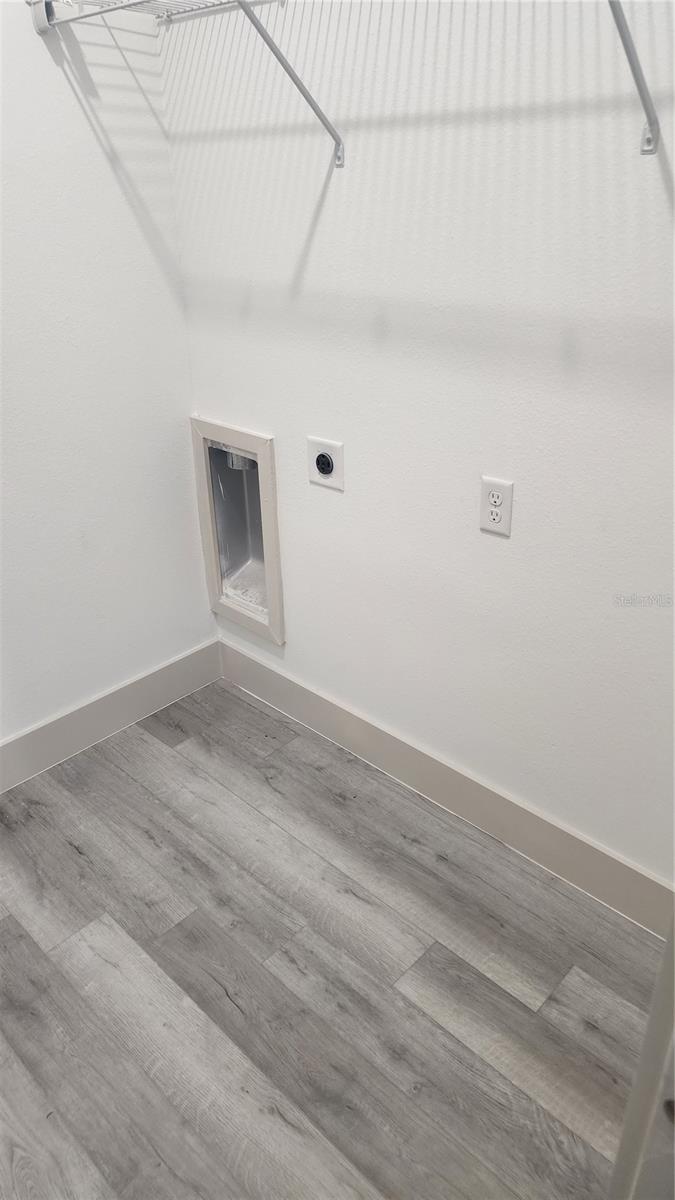 Image 24 of 26 For 23469 Roscoe Avenue