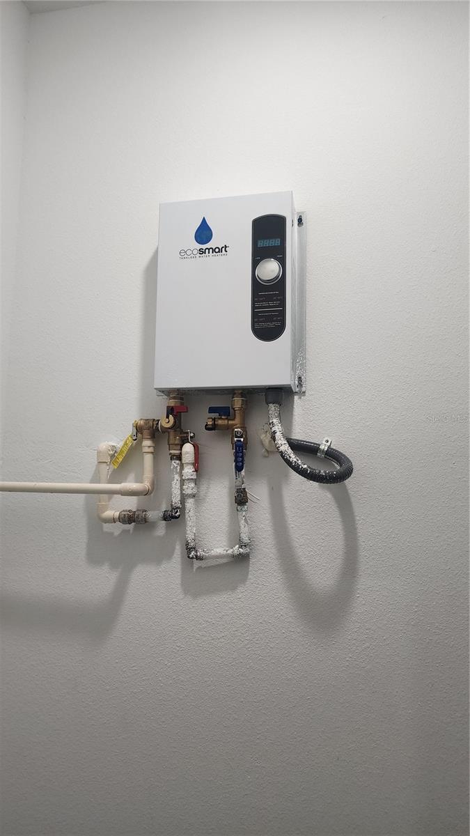 Image 25 of 26 For 23469 Roscoe Avenue