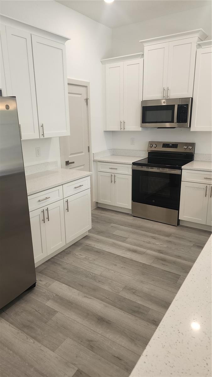 Image 3 of 26 For 23469 Roscoe Avenue