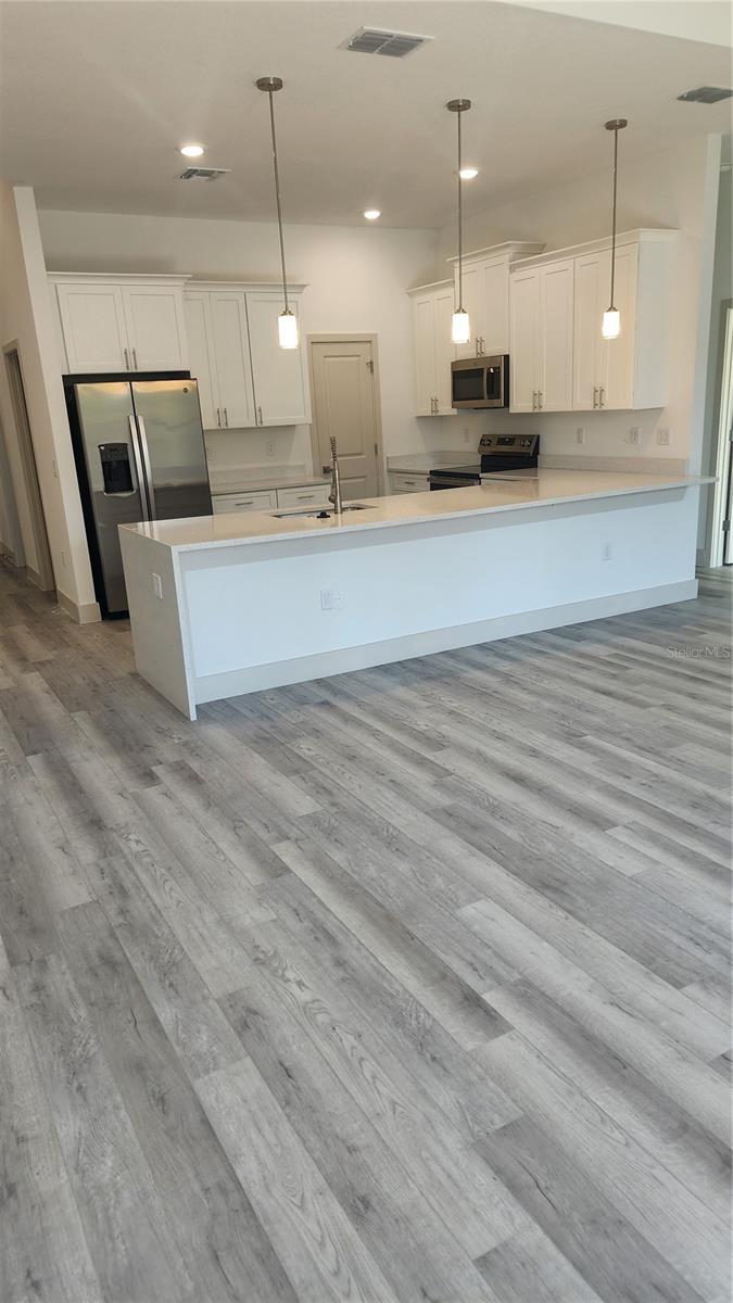 Image 5 of 26 For 23469 Roscoe Avenue