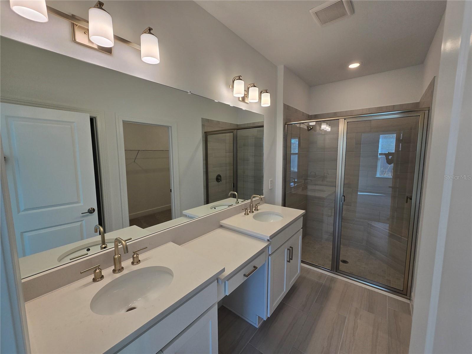 Image 12 of 34 For 16042 Ivy Ridge Court