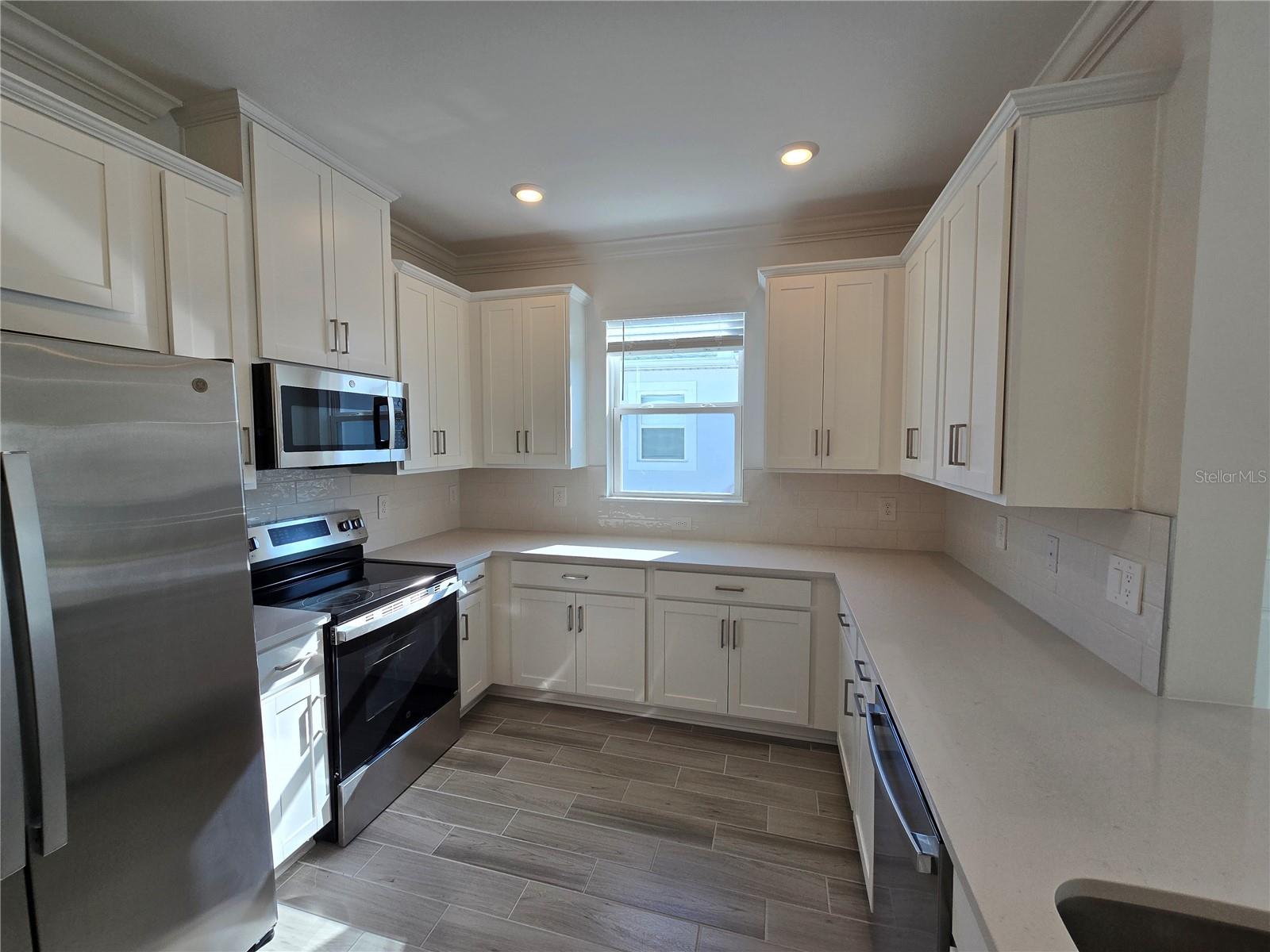 Image 3 of 34 For 16042 Ivy Ridge Court