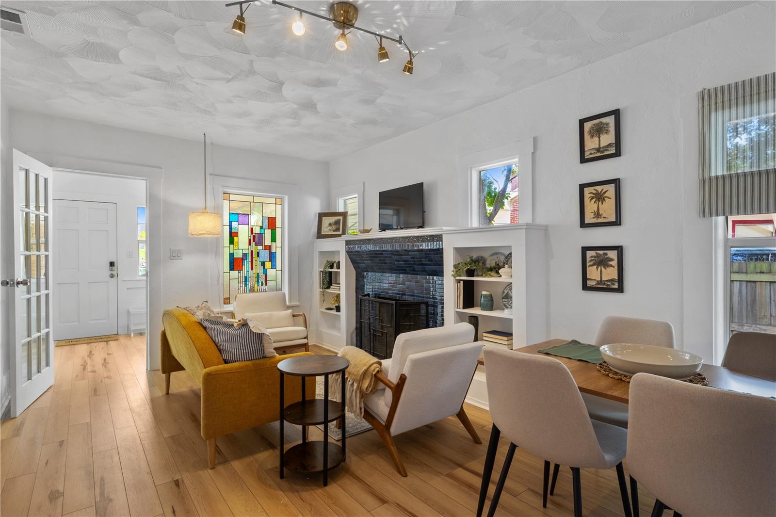 Image 10 of 26 For 918 16th Street W